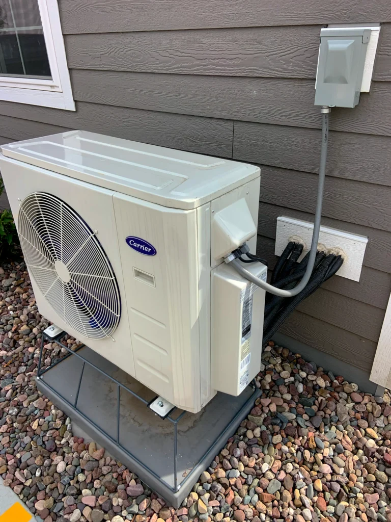 Outdoor heat pump unit sized using an F280 heat load calculation on an Okanagan home